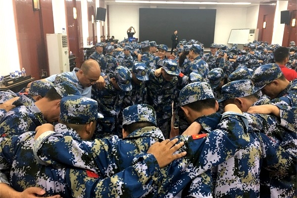 第六屆河南牛商爭霸賽正式開賽，明亮照明全力以赴！